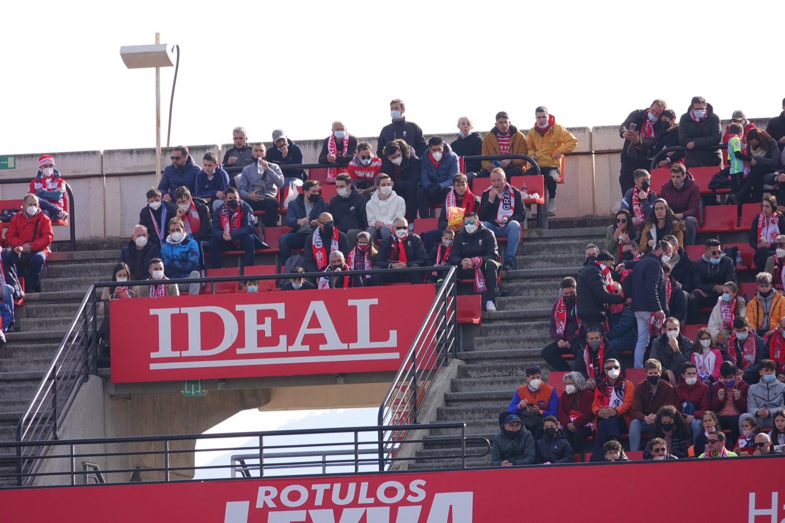 ¿Has estado en el partido entre Granada y Osasuna? Aquí puedes verte en tu localidad