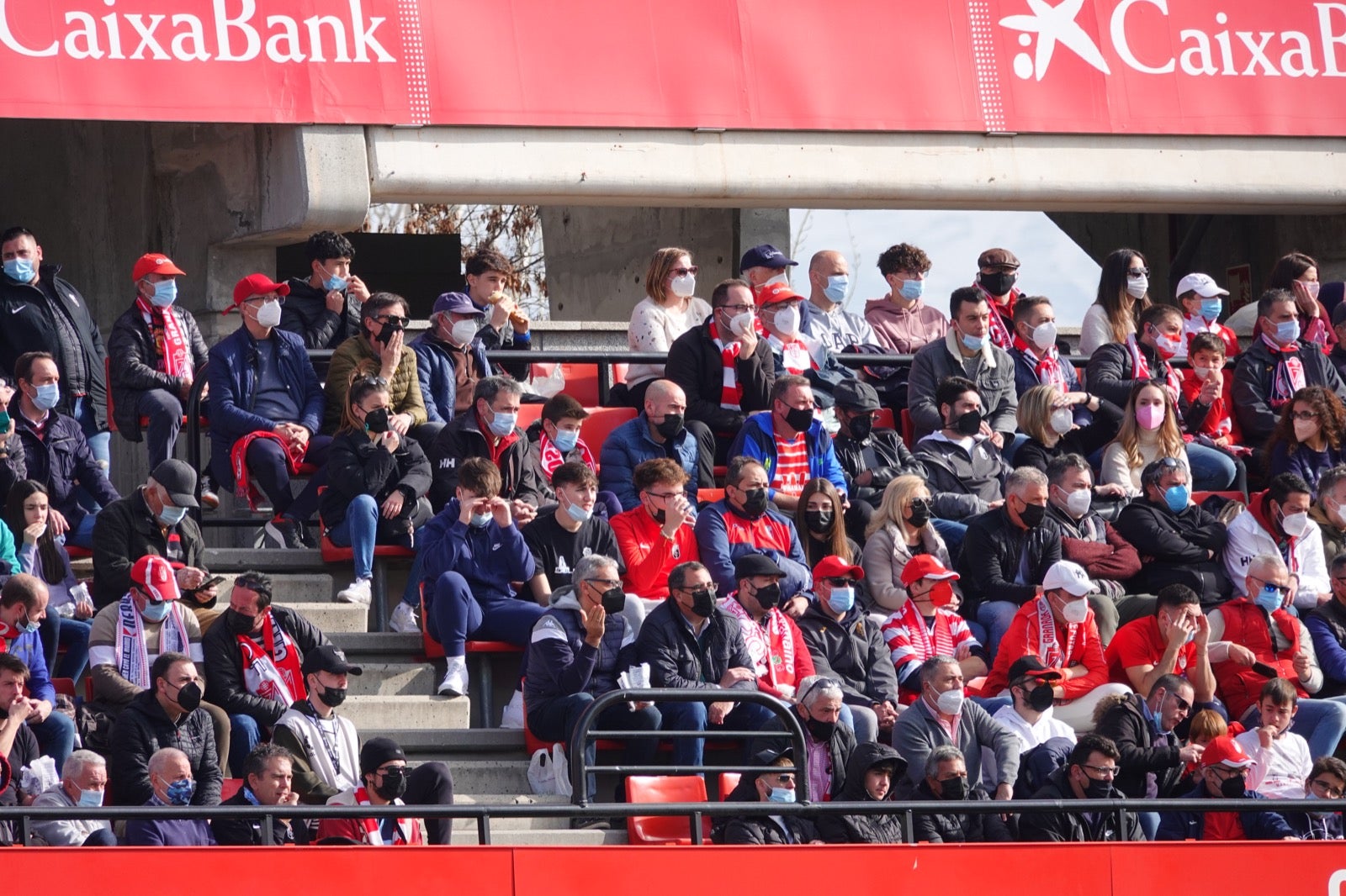¿Has estado en el partido entre Granada y Osasuna? Aquí puedes verte en tu localidad