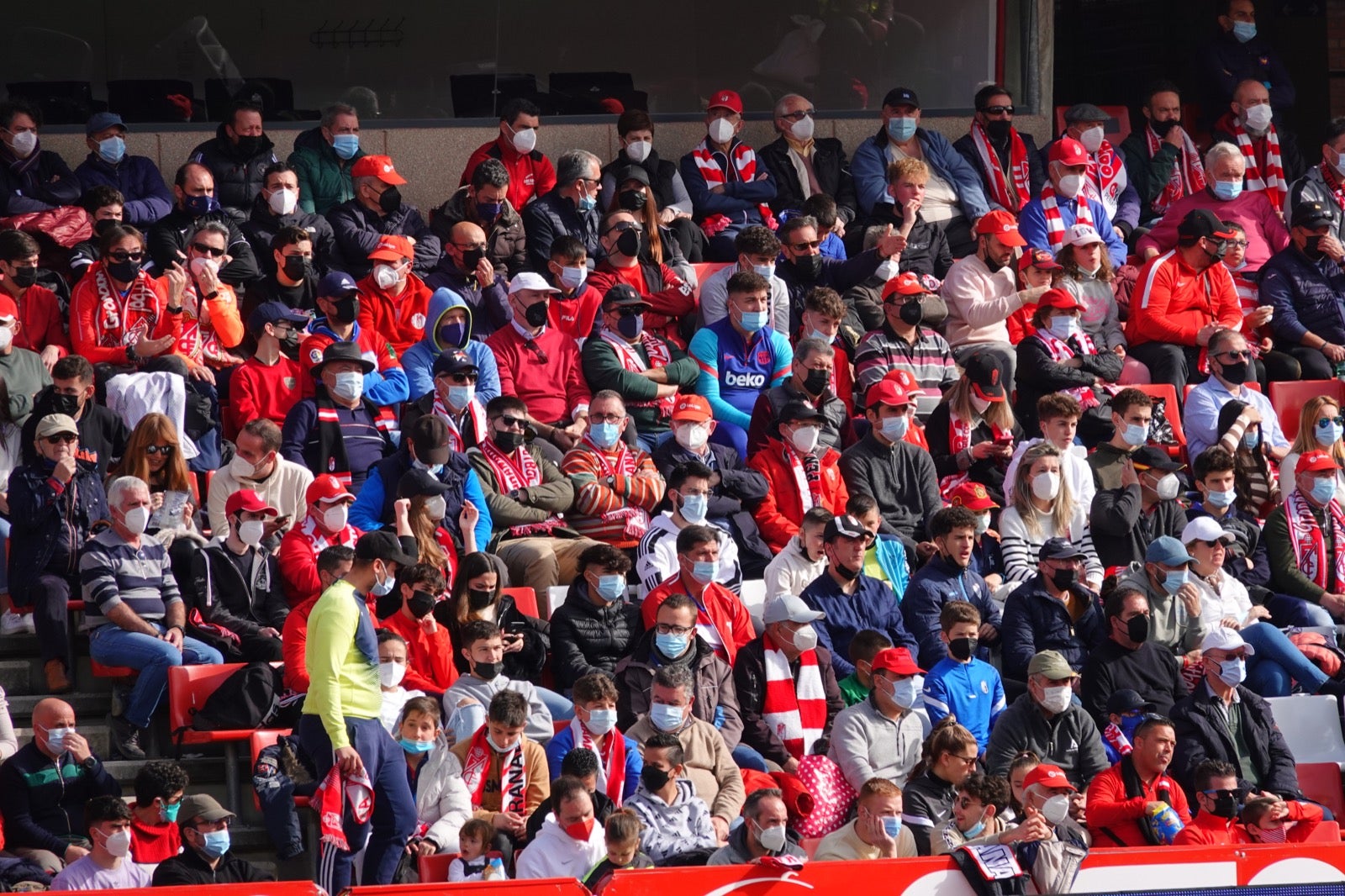 ¿Has estado en el partido entre Granada y Osasuna? Aquí puedes verte en tu localidad