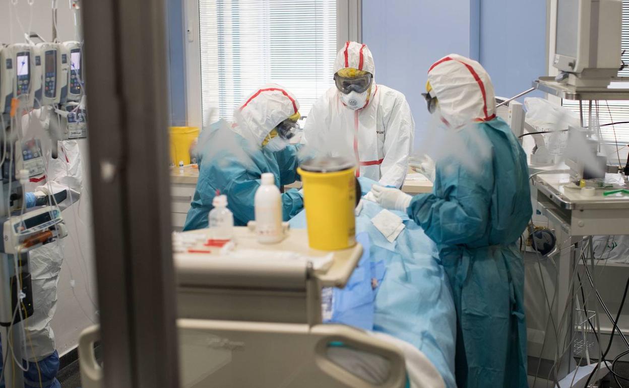 UCI del Virgen de las Nieves en la primera ola de la pandemia. 