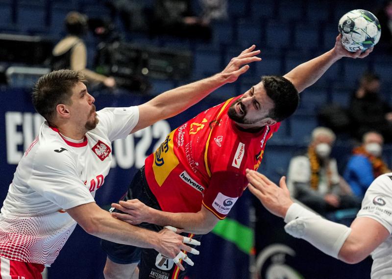 Agustín Casado busca la portería.