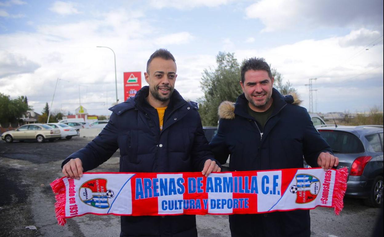 Dani Benítez junto al presidente del Arenas, Fermín Criado. 