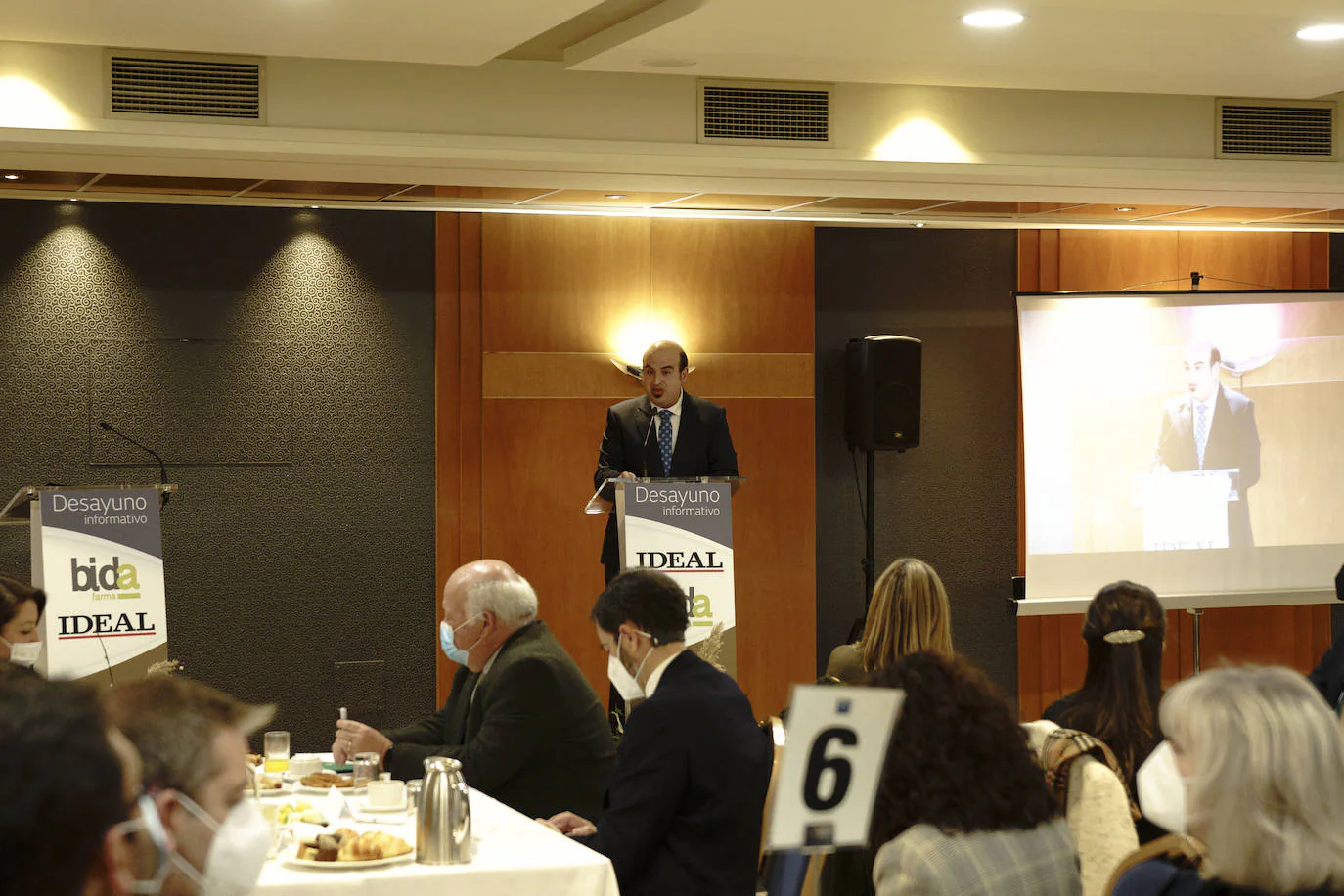 Fotos: Así ha sido el Desayuno IDEAL con el consejero de Salud, Jesús Aguirre