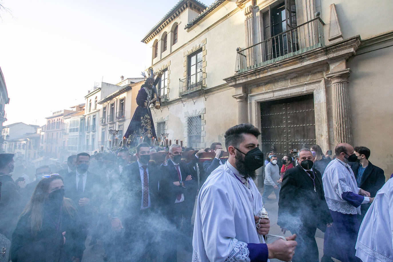 La Borriquilla y el Nazareno, por las calles de Granada.