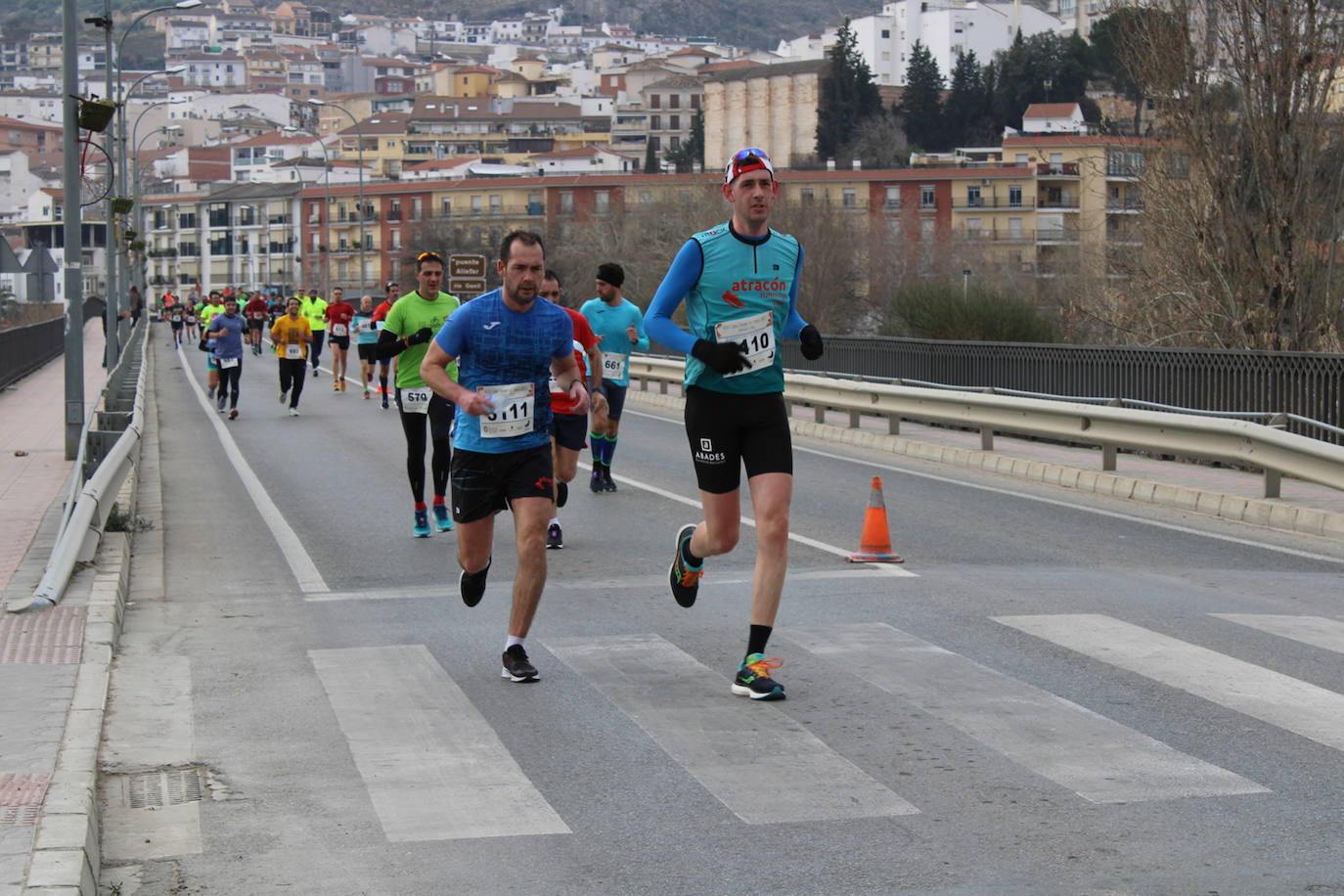 812 atletas, de ellos un centenar locales, participan en la prueba que inaugura el nuevo Circuito de Fondo en una espectacular jornada de atletismo y un exigente recorrido por el casco urbano lojeño