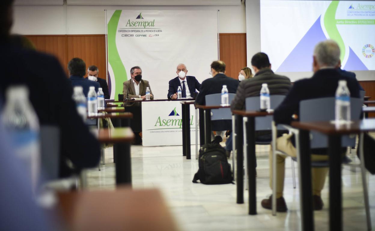 Economía en Almería | Los empresarios piden a Espadas su apoyo para impulsar la provincia