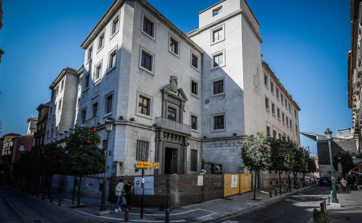 El edificio de Villamena acogerá el hotel de cinco estrellas gran lujo junto a la Catedral. 