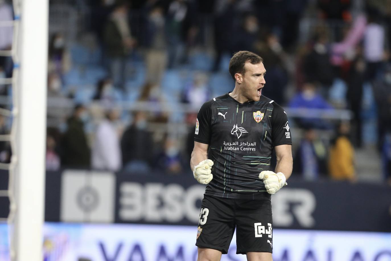 Fernando celebra efusivamente el triunfo conquistado en Málaga. 