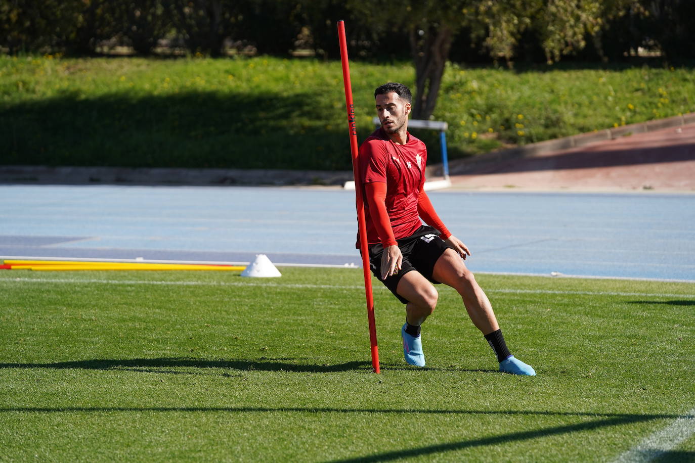 Lazo supera la lesión sufrida a primeros de año y está ya a disposición de Rubi. 