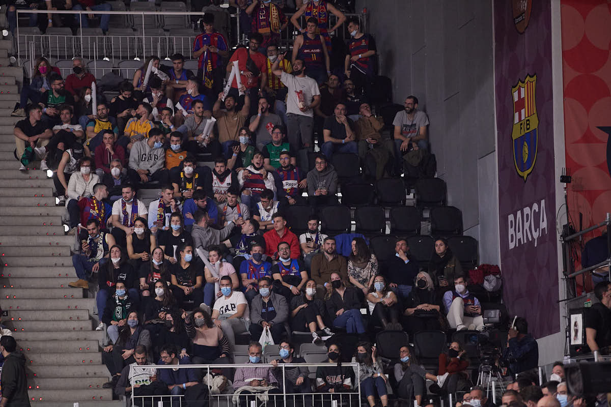 Las imágenes de las gradas del Palacio de los Deportes de Granada en el segundo encuentro de cuartos de final