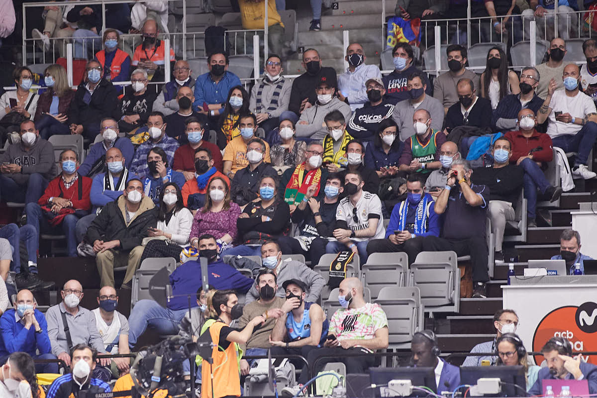 Las imágenes de las gradas del Palacio de los Deportes de Granada en el segundo encuentro de cuartos de final