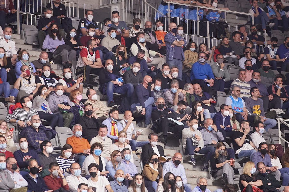 Las imágenes de las gradas del Palacio de los Deportes de Granada en el segundo encuentro de cuartos de final