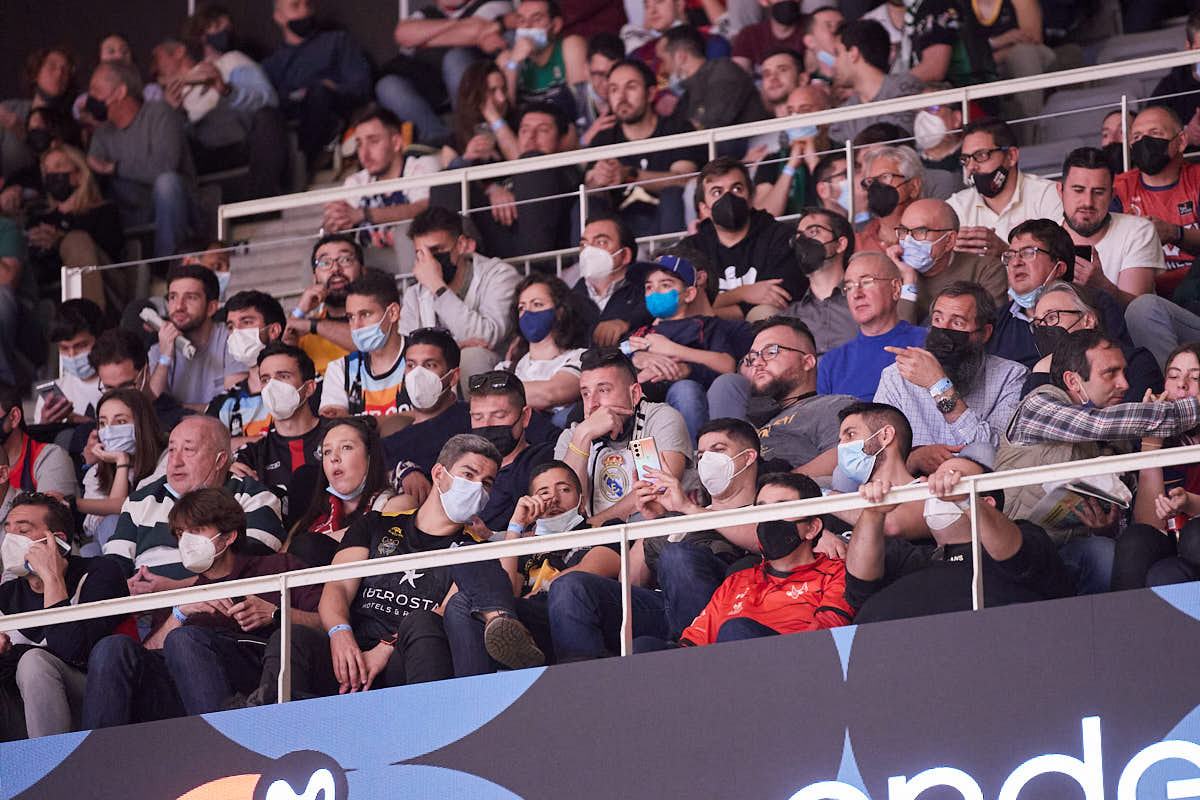 Las imágenes de las gradas del Palacio de los Deportes de Granada en el segundo encuentro de cuartos de final