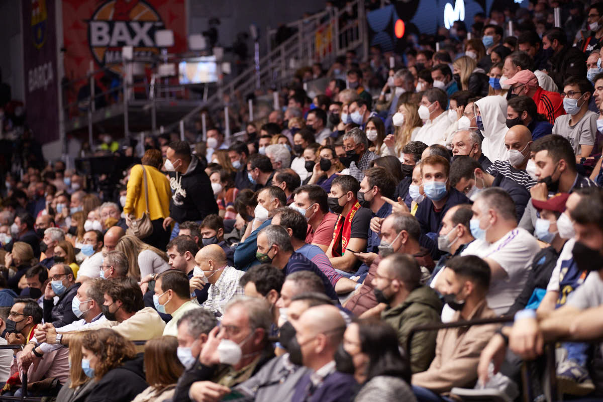 Las imágenes de las gradas del Palacio de los Deportes de Granada en el segundo encuentro de cuartos de final
