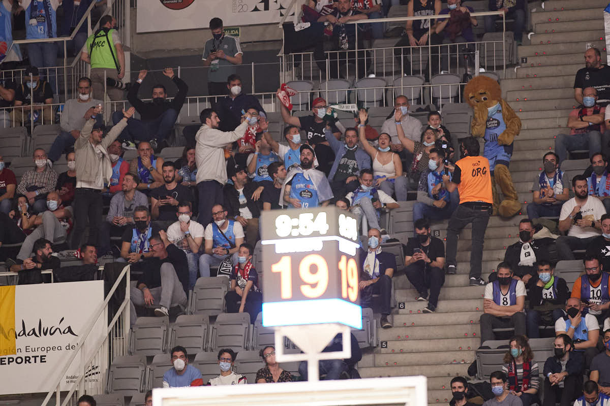 Las imágenes de las gradas del Palacio de los Deportes de Granada en el segundo encuentro de cuartos de final