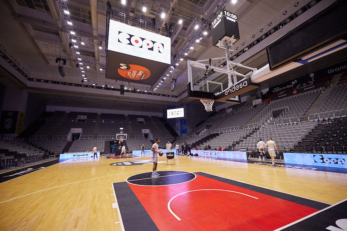Los de Laso entrenan en la instalación del Zaidín antes del choque ante el Breogán Lugo