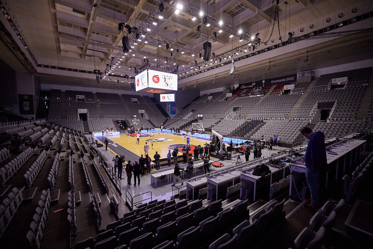 Los de Laso entrenan en la instalación del Zaidín antes del choque ante el Breogán Lugo