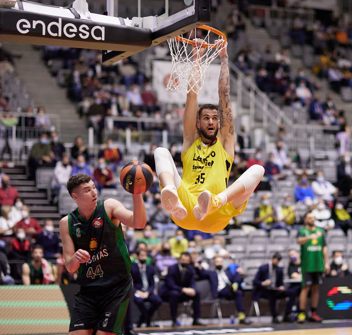 Todas las fotos del primer encuentro de cuartos de la Copa del Rey de Baloncesto que se celebra en Granada