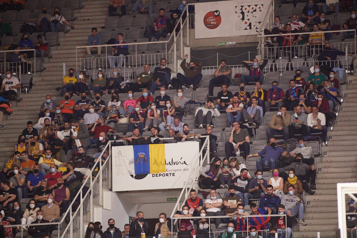 Las imágenes de las gradas del Palacio de los Deportes de Granada en el último encuentro de cuartos de final