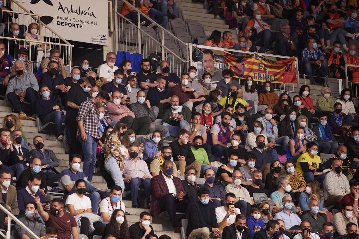 Las imágenes de las gradas del Palacio de los Deportes de Granada en el último encuentro de cuartos de final