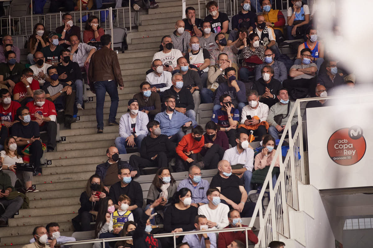 Las imágenes de las gradas del Palacio de los Deportes de Granada en el último encuentro de cuartos de final