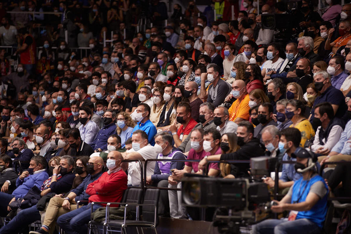 Las imágenes de las gradas del Palacio de los Deportes de Granada en el último encuentro de cuartos de final