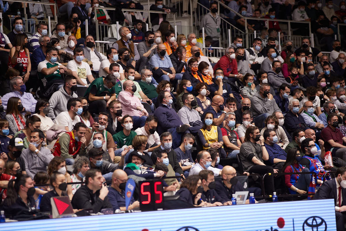 Las imágenes de las gradas del Palacio de los Deportes de Granada en el último encuentro de cuartos de final