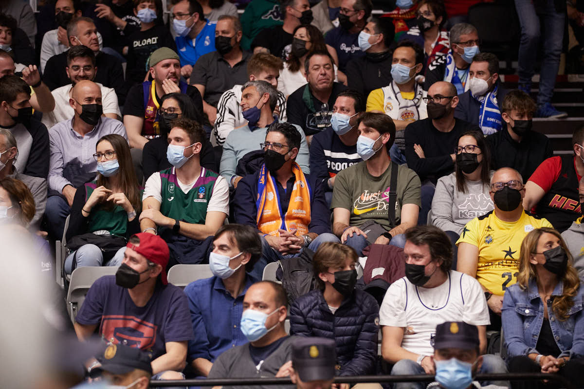 Las imágenes de las gradas del Palacio de los Deportes de Granada en el último encuentro de cuartos de final