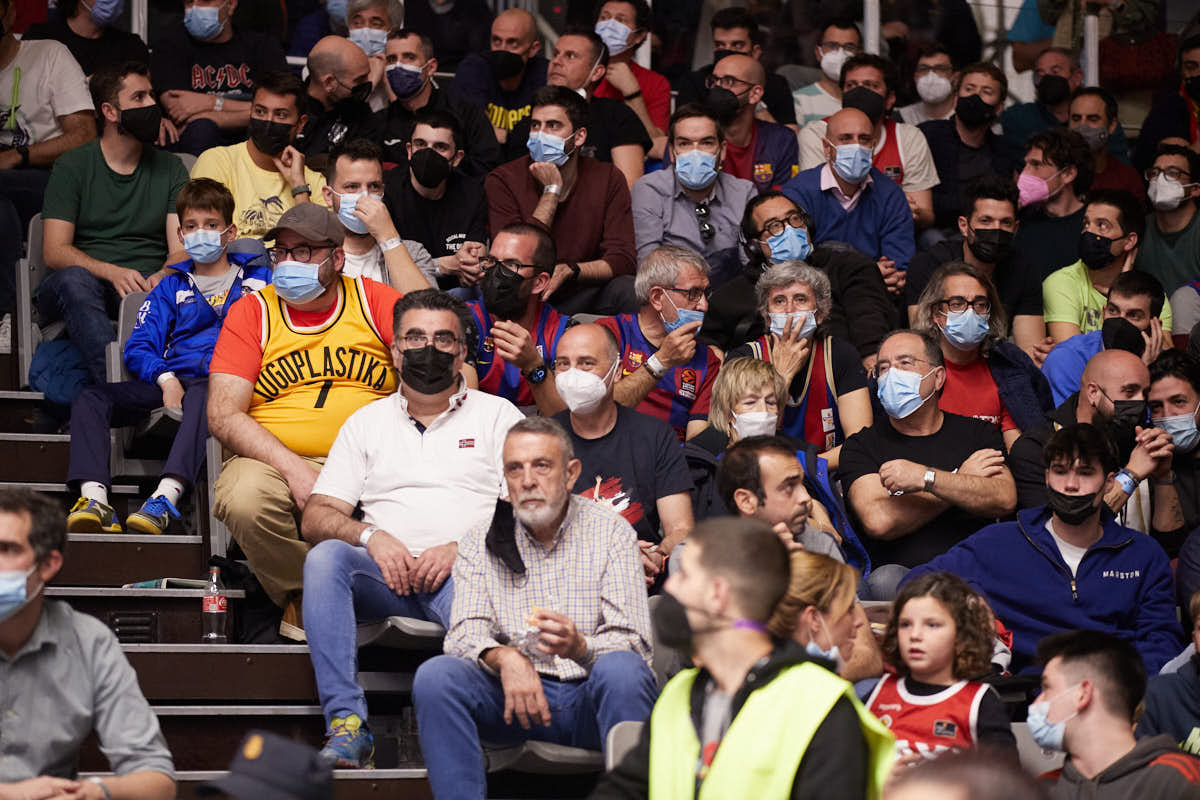 Las imágenes de las gradas del Palacio de los Deportes de Granada en el último encuentro de cuartos de final