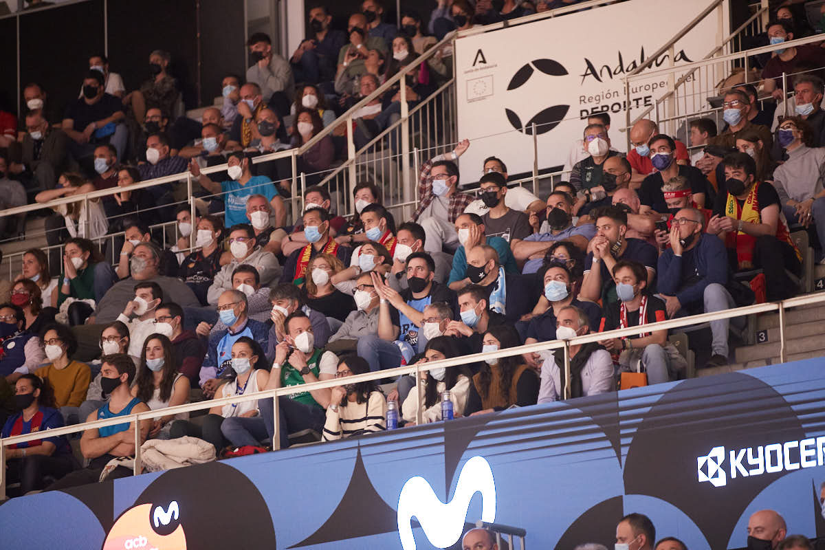 Las imágenes de las gradas del Palacio de los Deportes de Granada en el último encuentro de cuartos de final