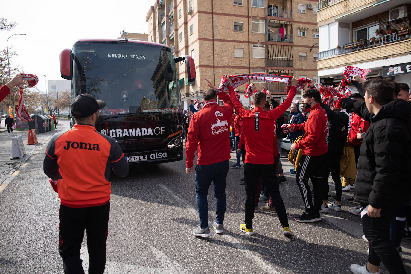 Desnutrido recibimiento en la previa. 