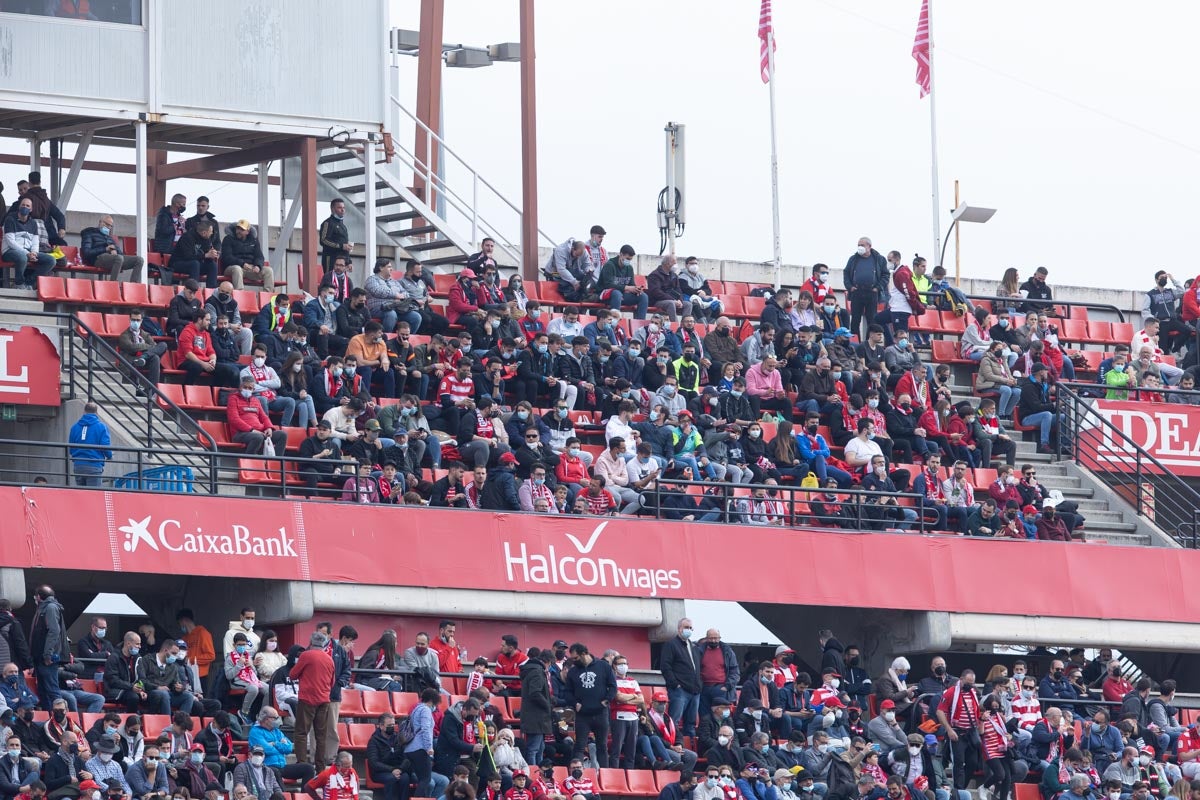 Fotos: Encuéntrate en la grada de Los Cármenes en el Granada-Villarreal