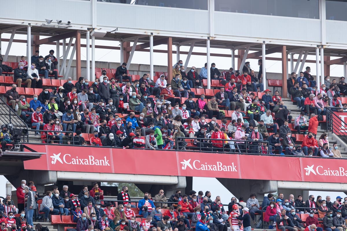 Fotos: Encuéntrate en la grada de Los Cármenes en el Granada-Villarreal