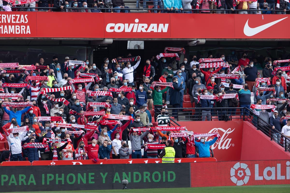 Fotos: Encuéntrate en la grada de Los Cármenes en el Granada-Villarreal