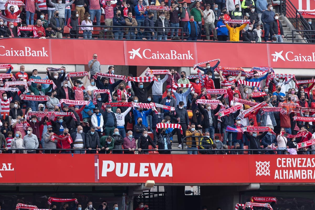 Fotos: Encuéntrate en la grada de Los Cármenes en el Granada-Villarreal