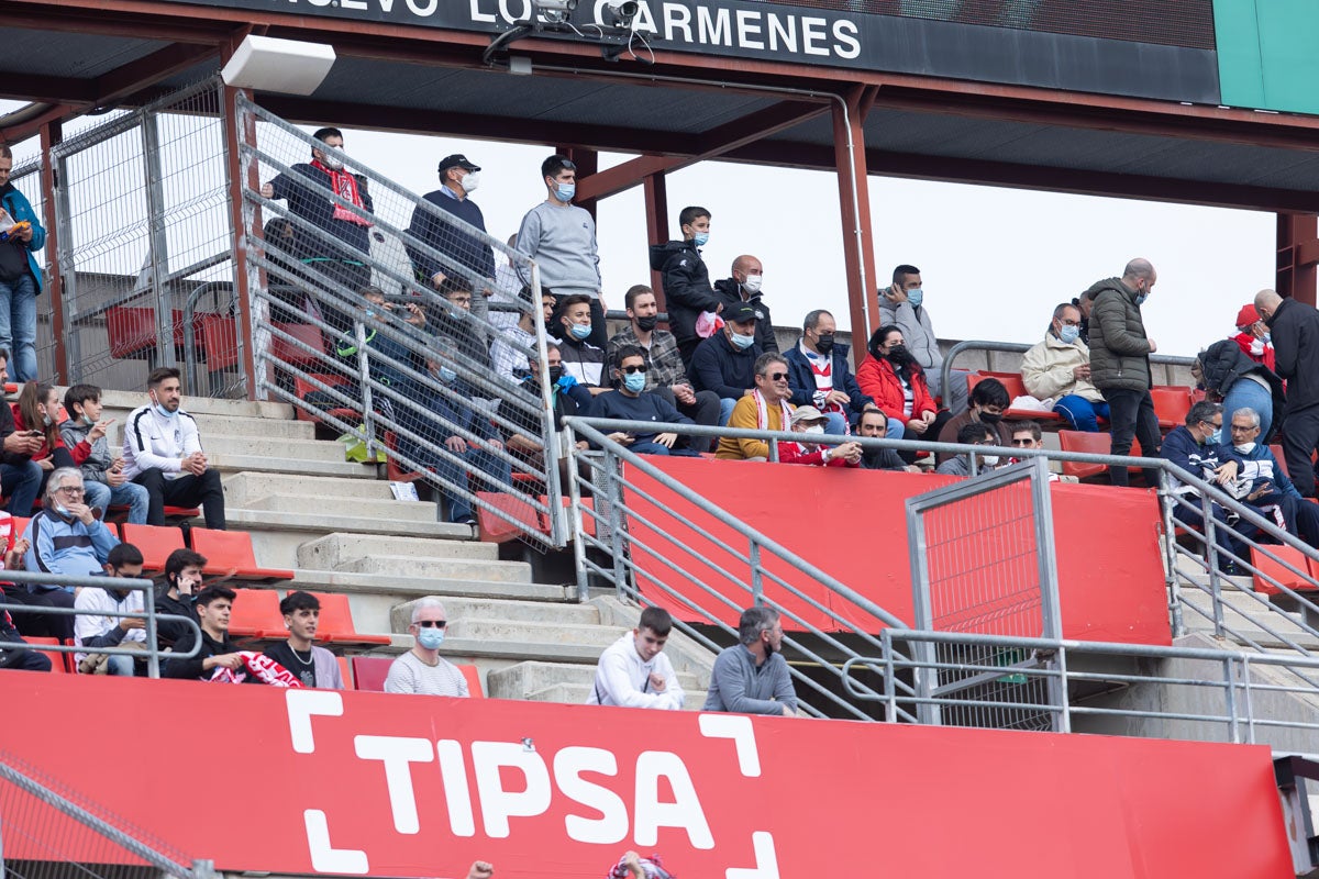 Fotos: Encuéntrate en la grada de Los Cármenes en el Granada-Villarreal