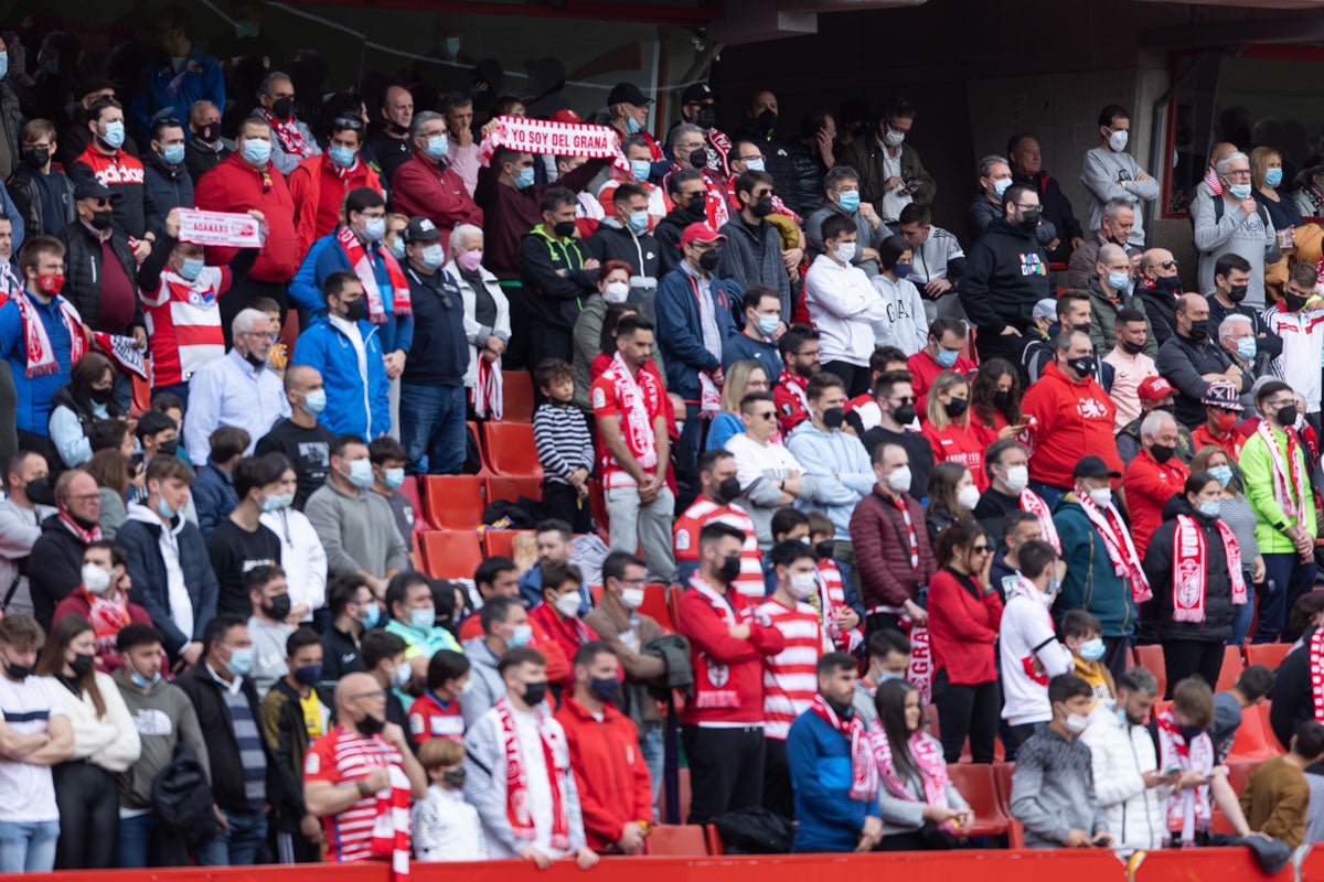 Fotos: Encuéntrate en la grada de Los Cármenes en el Granada-Villarreal