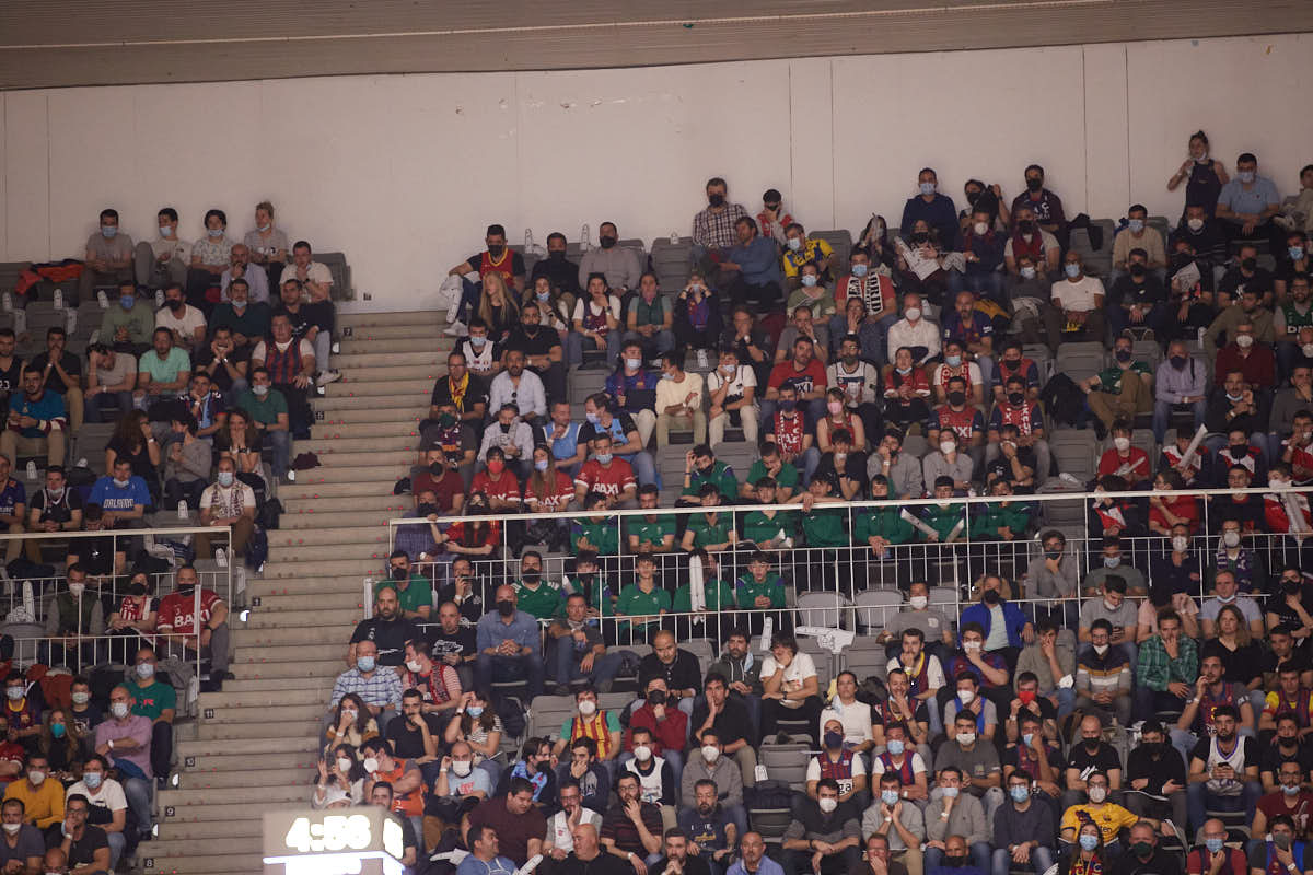 ¿Has estado viendo in situ el gran clásico del basket en Granada? Aquí puedes verte en tu localidad