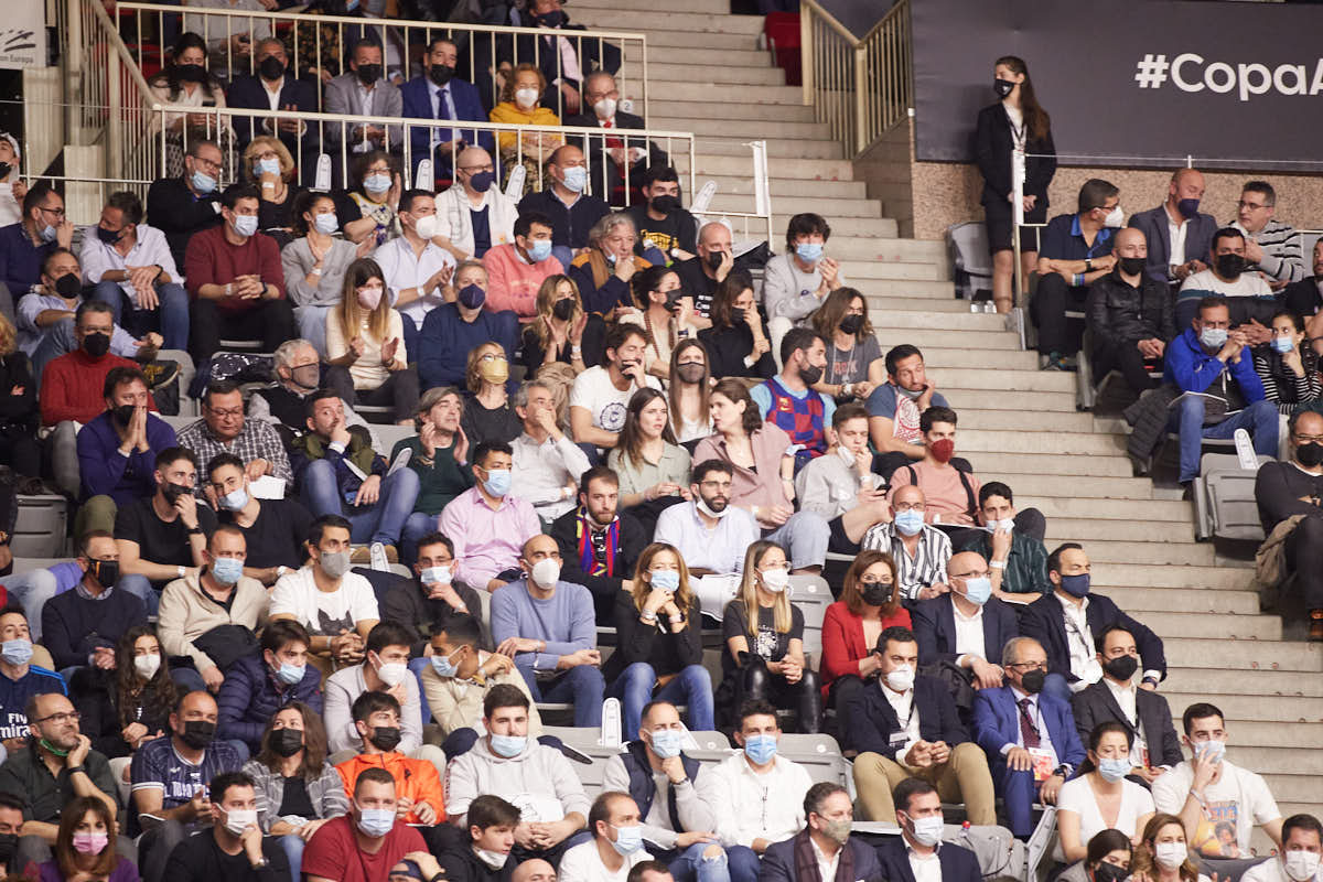 ¿Has estado viendo in situ el gran clásico del basket en Granada? Aquí puedes verte en tu localidad