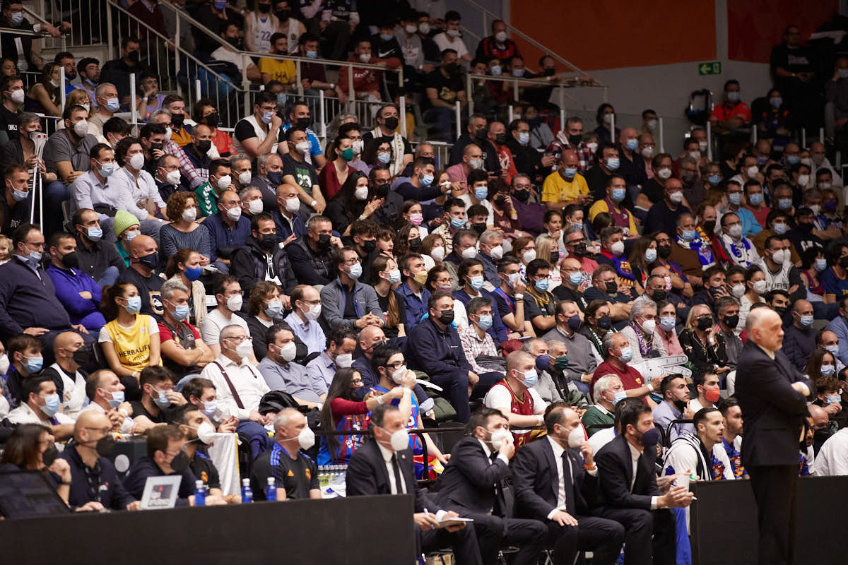 ¿Has estado viendo in situ el gran clásico del basket en Granada? Aquí puedes verte en tu localidad