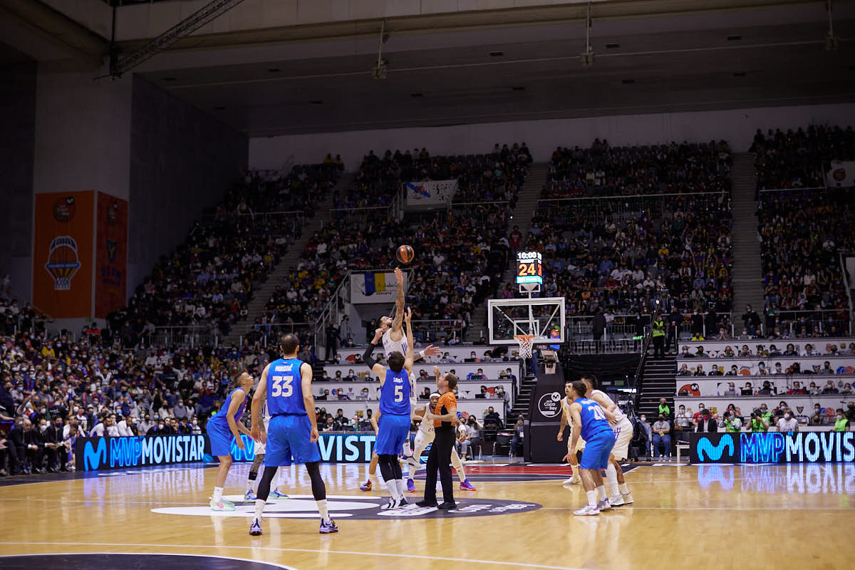 Las mejores imágenes del partido celebrado en el Palacio de los Deportes de Granada