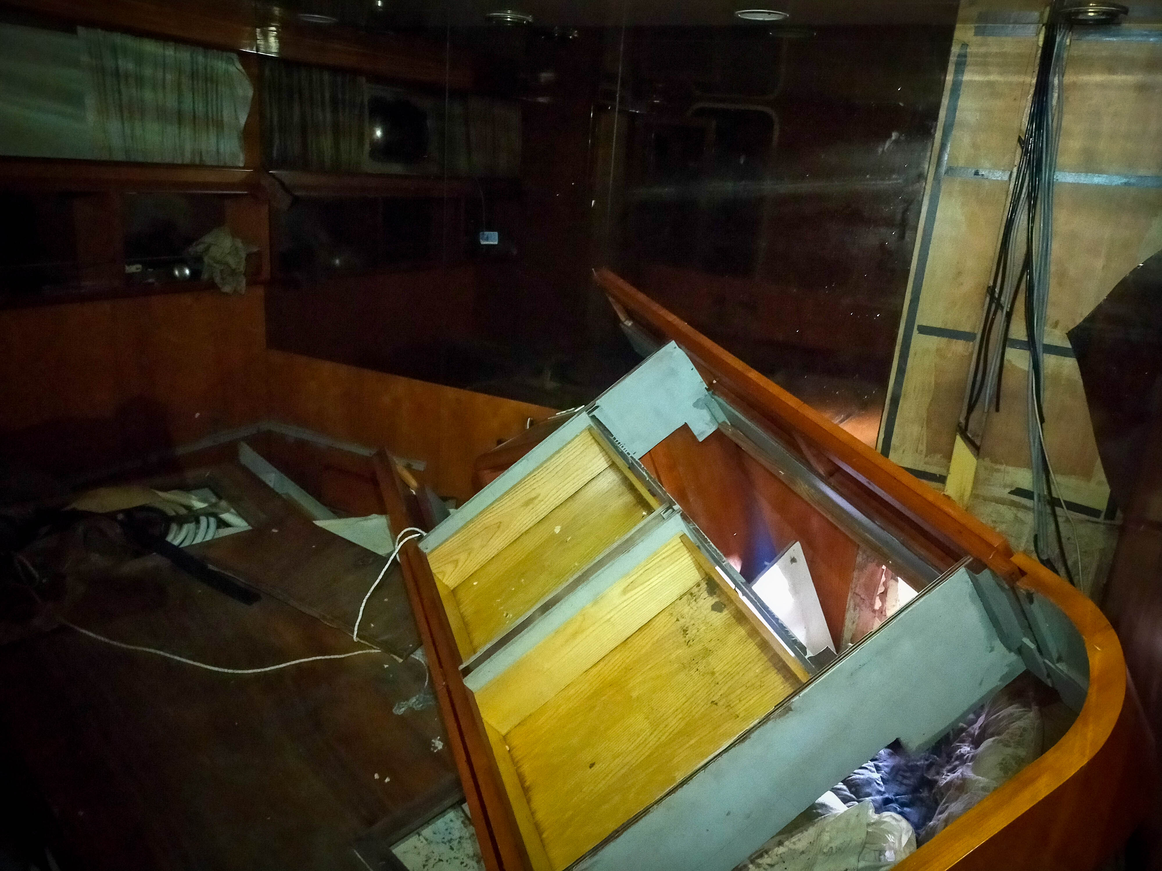 Las entrañas del yate de Carchuna