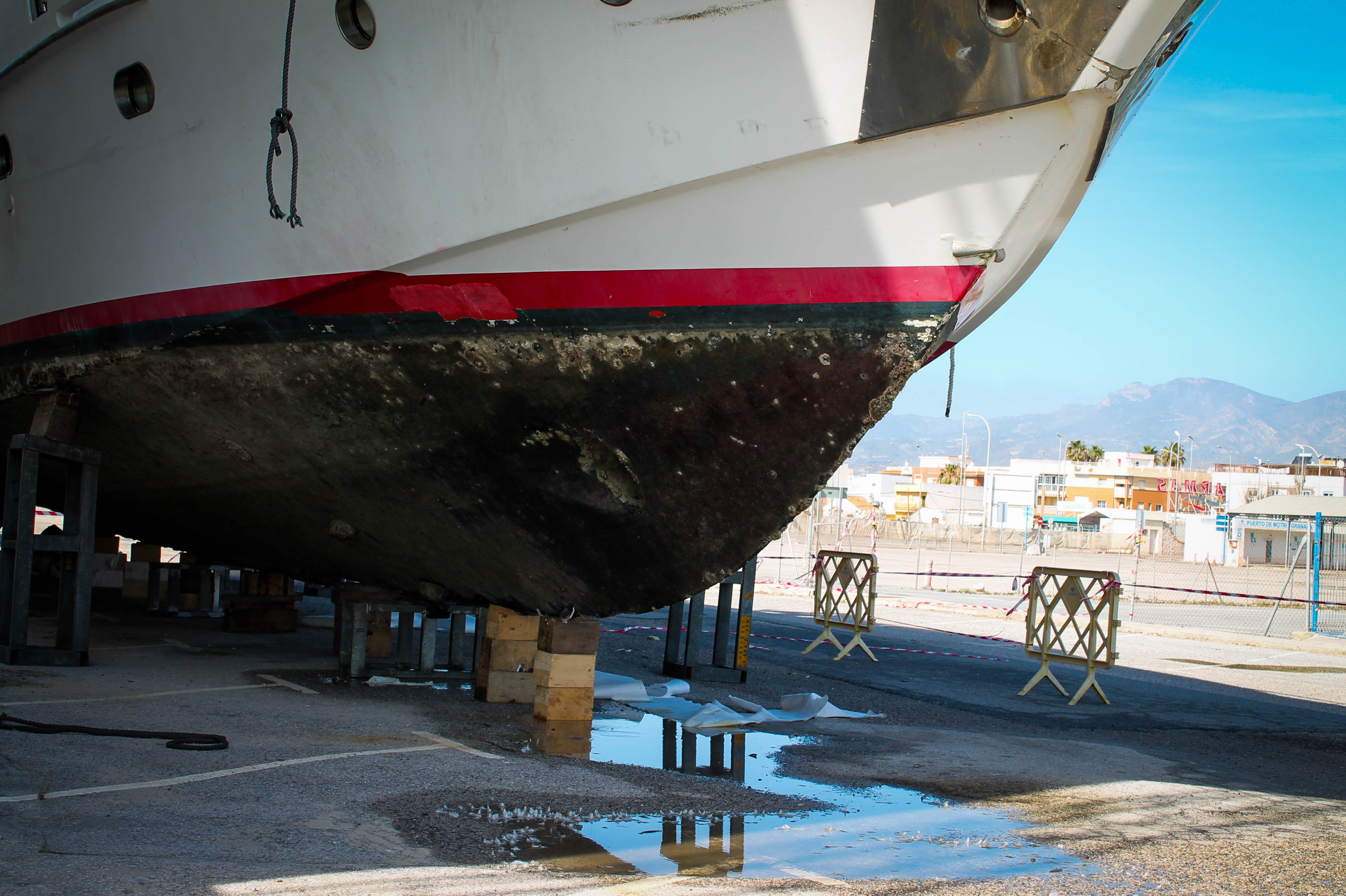 Las entrañas del yate de Carchuna