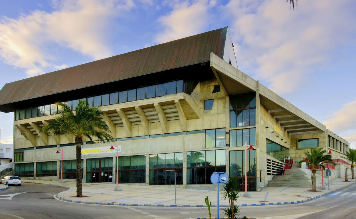 Los investigadores han puesto el foco en los contratos para la construcción del pabellón de Carboneras, hace ya casi 20 años.