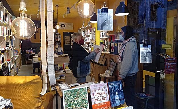 Librería Tremenda, un santuario de libros con recitales de poesía y club de lectura.