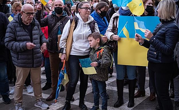 Imagen. Así ha sido la manifestación en Granada contra la guerra en Ucrania.