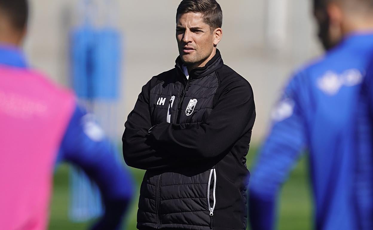 Robert Moreno, en el entrenamiento de este viernes. 