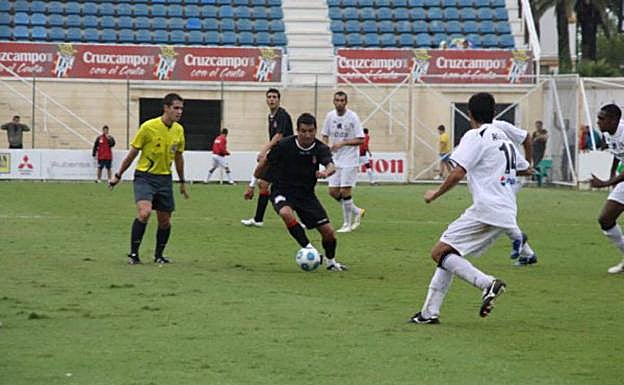 En uno de sus partidos con el Granada, en Ceuta. 