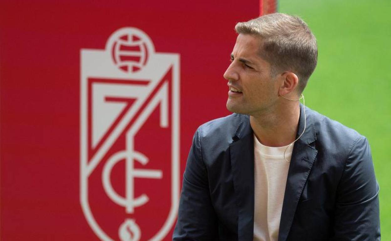 Robert Moreno, en su presentación. 