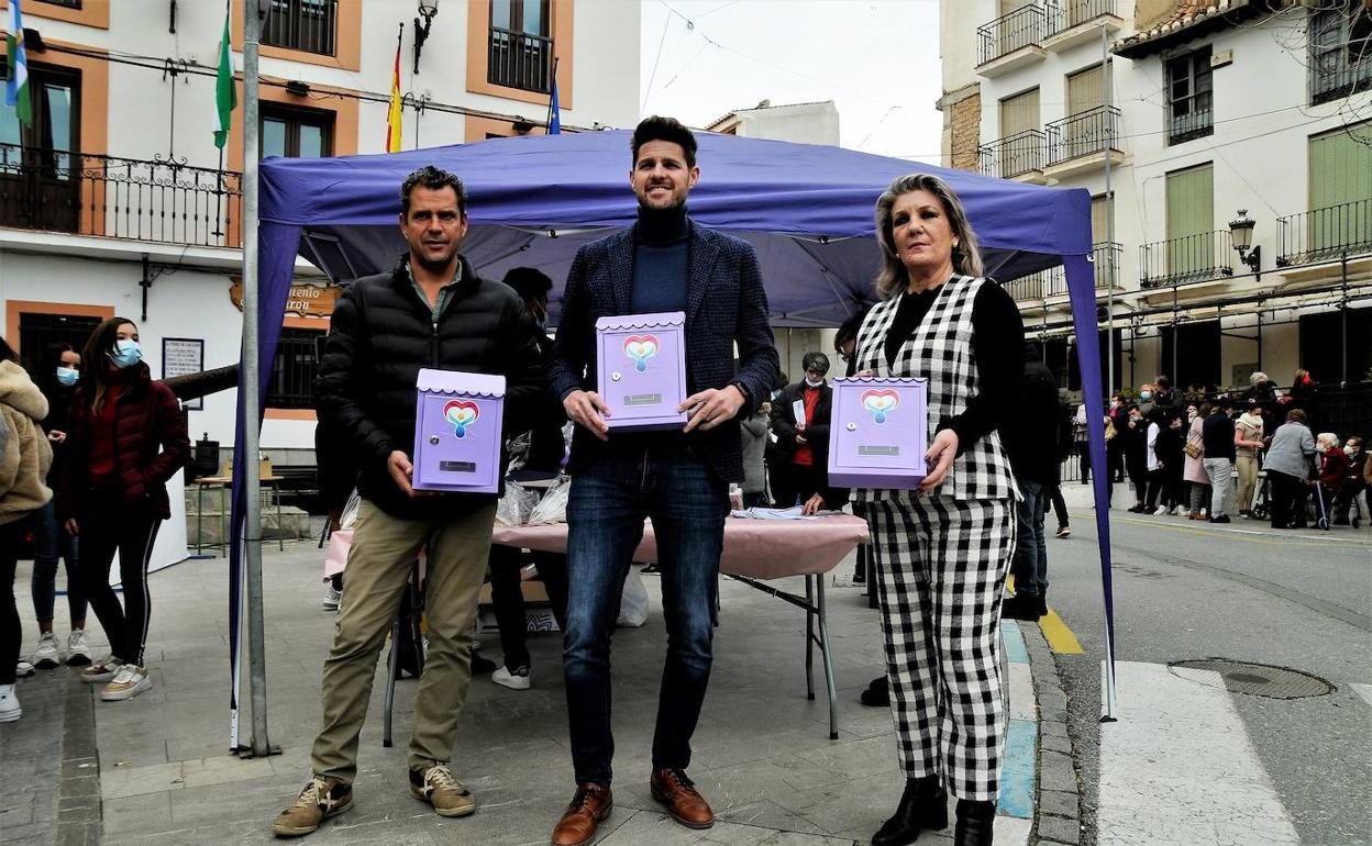 Lanjarón instala buzones violetas para denunciar o comentar los casos de malos tratos